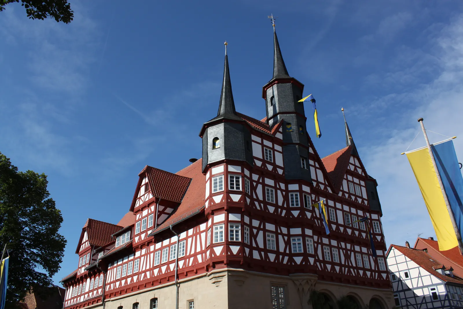 Schiefer-Eindeckung der Rathaustürme in Duderstadt